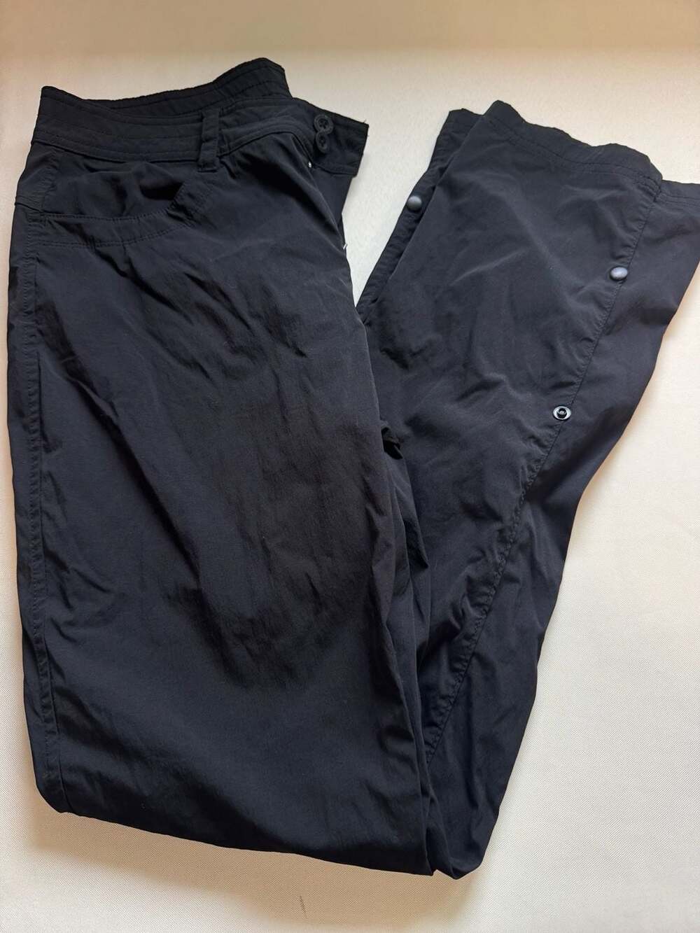 Eddie Bauer Black Gorpcore Roll Up Hiking Cargo Pants Women’s 4